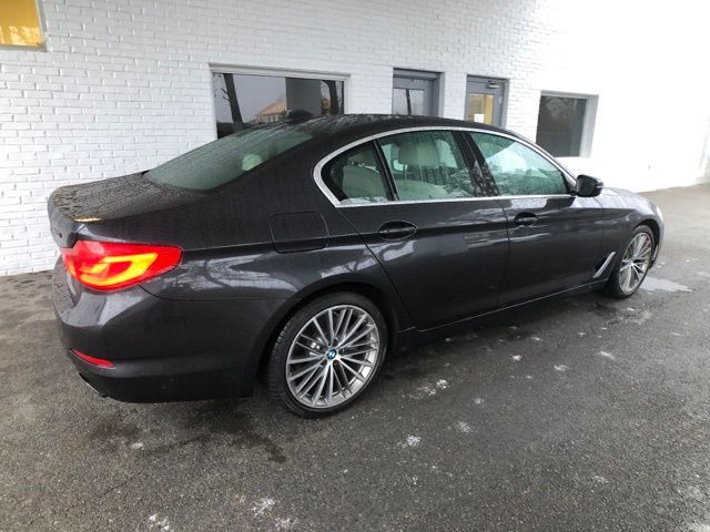 2019 BMW 5 Series 540i