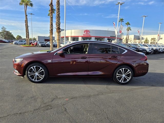 2019 Buick Regal Sportback Essence