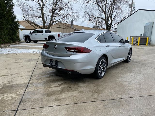 2019 Buick Regal Sportback Essence