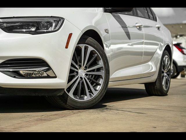 2019 Buick Regal Sportback Essence