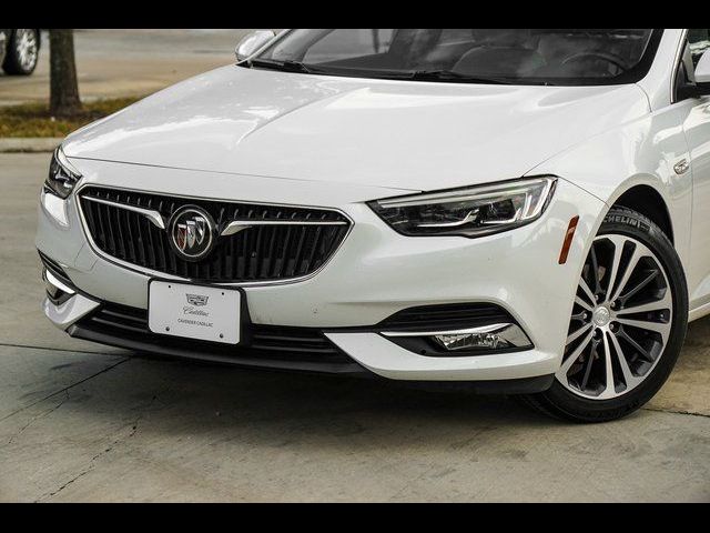 2019 Buick Regal Sportback Essence