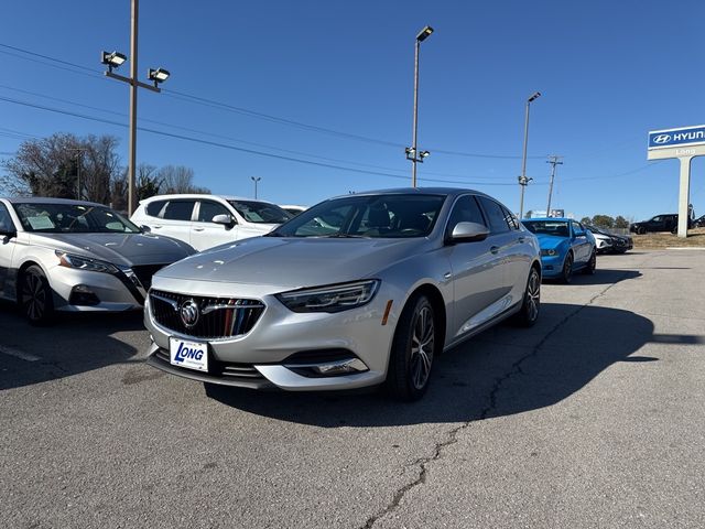 2019 Buick Regal Sportback Essence