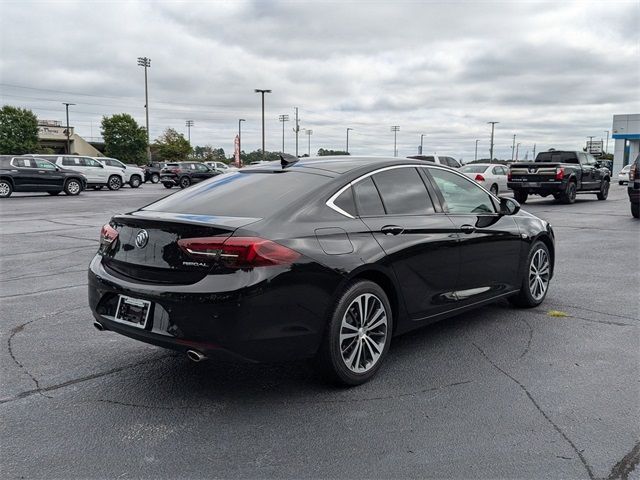 2019 Buick Regal Sportback Essence