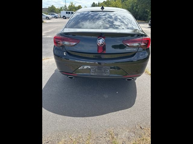 2019 Buick Regal Sportback Essence