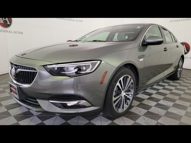 2019 Buick Regal Sportback Essence