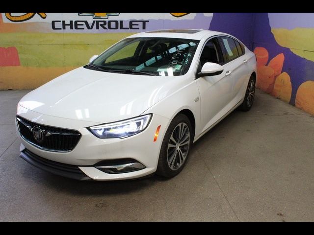 2019 Buick Regal Sportback Essence