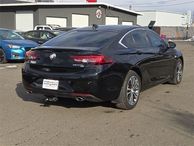 2019 Buick Regal Sportback Essence