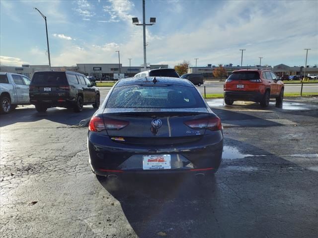 2019 Buick Regal Sportback Essence