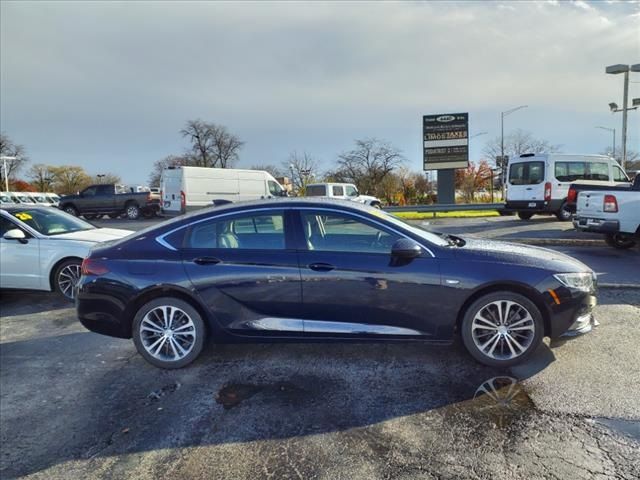 2019 Buick Regal Sportback Essence