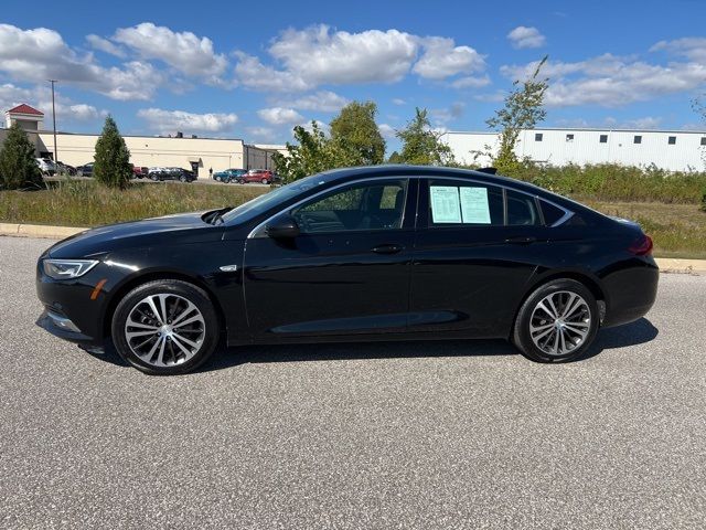 2019 Buick Regal Sportback Essence