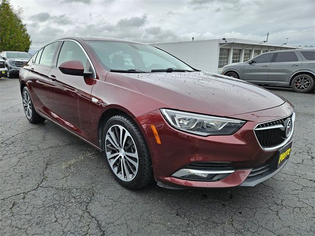 2019 Buick Regal Sportback Essence