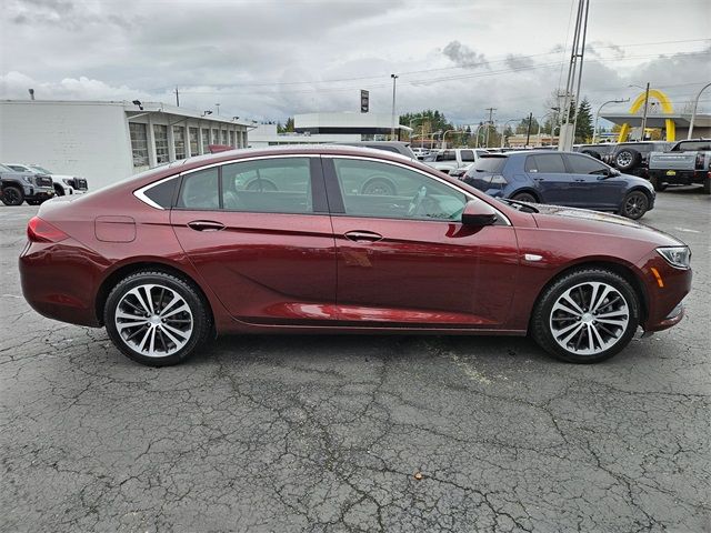 2019 Buick Regal Sportback Essence