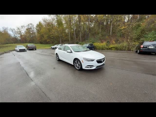 2019 Buick Regal Sportback Essence