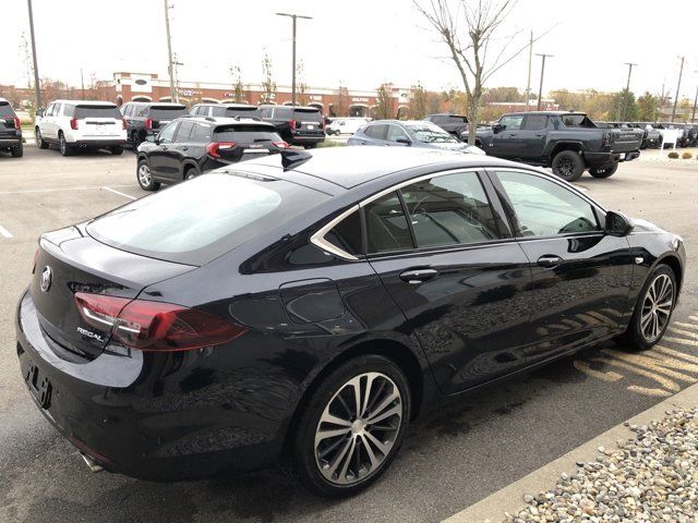 2019 Buick Regal Sportback Essence