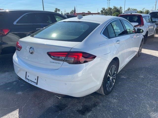 2019 Buick Regal Sportback Essence