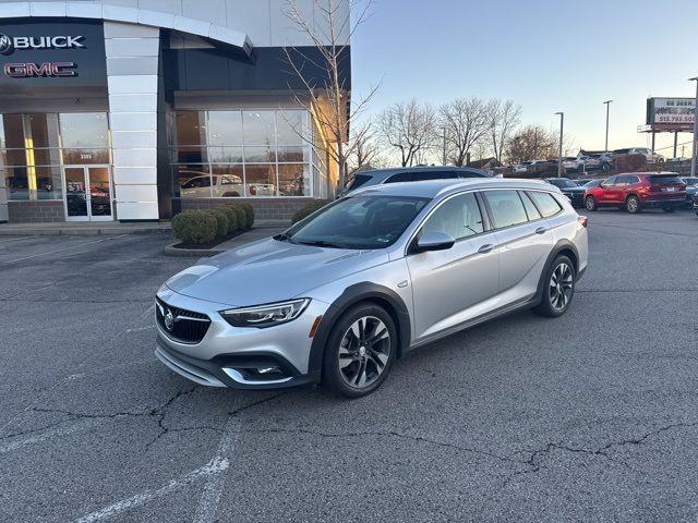 2019 Buick Regal TourX Essence