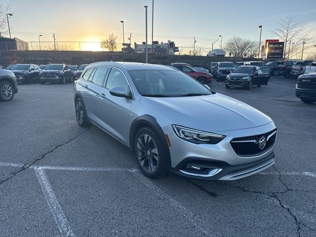 2019 Buick Regal TourX Essence