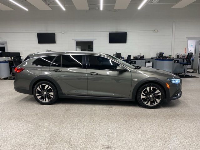 2019 Buick Regal TourX Essence