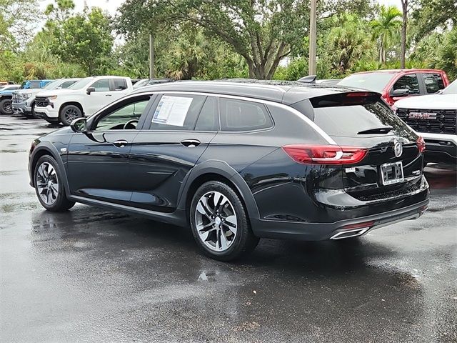 2019 Buick Regal TourX Essence