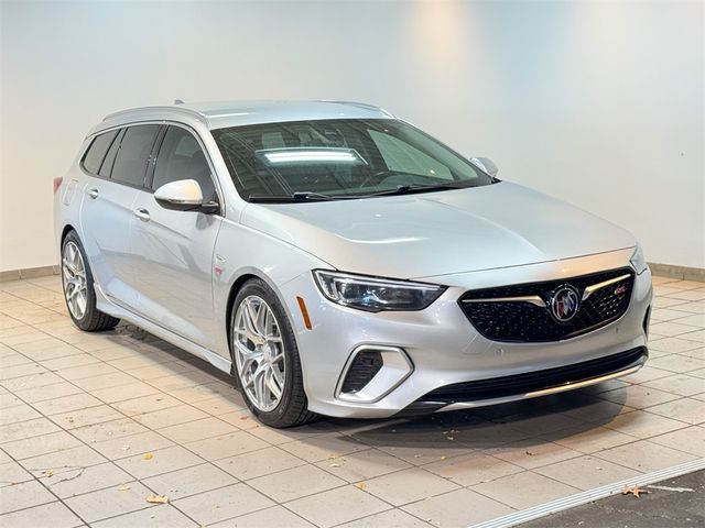 2019 Buick Regal TourX Essence