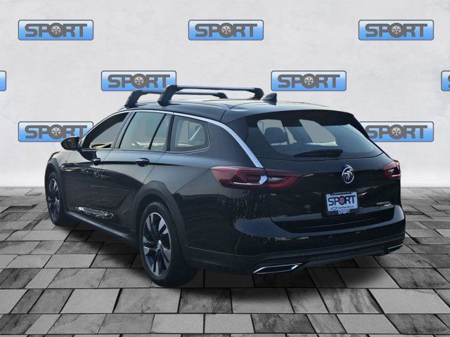 2019 Buick Regal TourX Essence