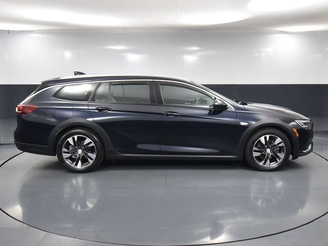 2019 Buick Regal TourX Essence