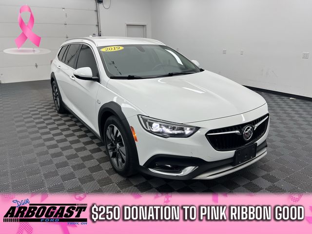 2019 Buick Regal TourX Essence