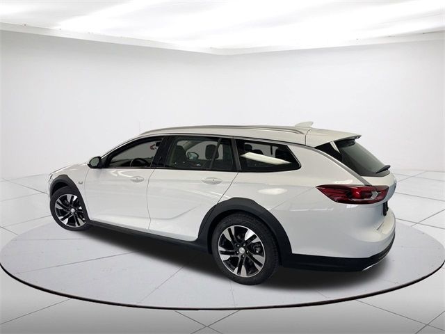 2019 Buick Regal TourX Essence