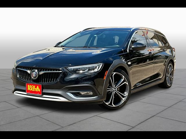 2019 Buick Regal TourX Essence