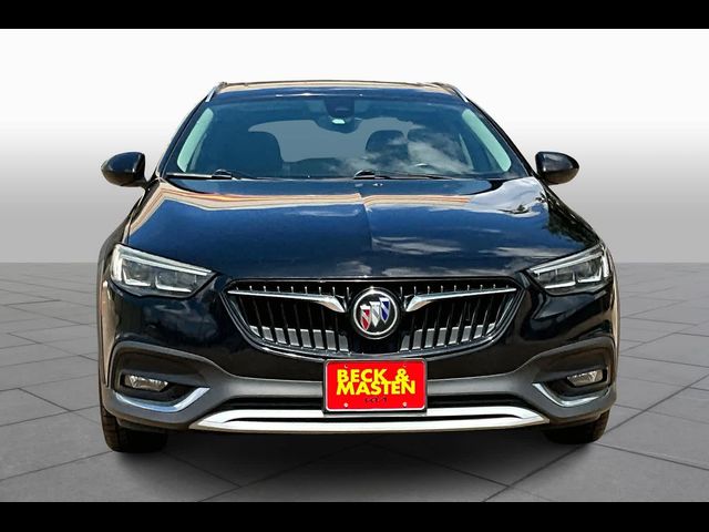 2019 Buick Regal TourX Essence