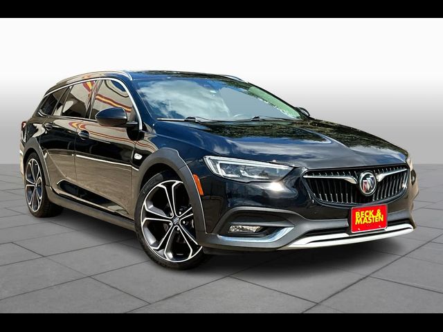 2019 Buick Regal TourX Essence