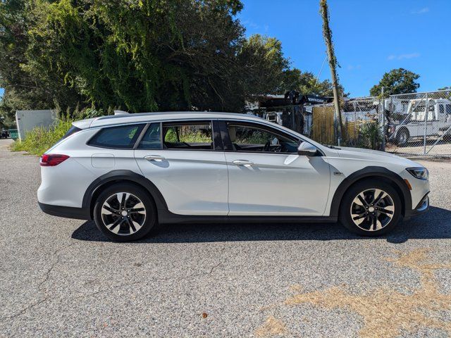 2019 Buick Regal TourX Essence