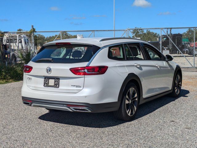 2019 Buick Regal TourX Essence