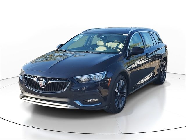 2019 Buick Regal TourX Essence