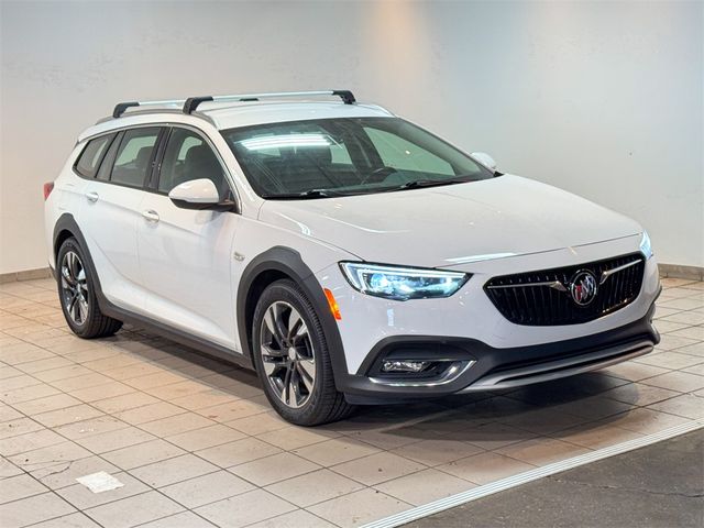 2019 Buick Regal TourX Essence