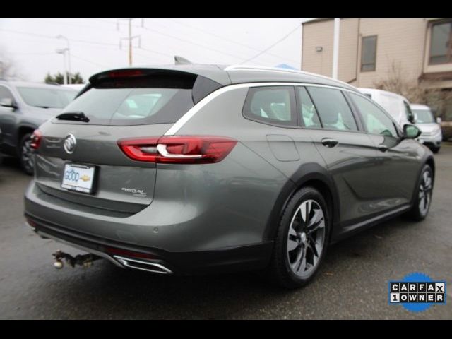 2019 Buick Regal TourX Essence