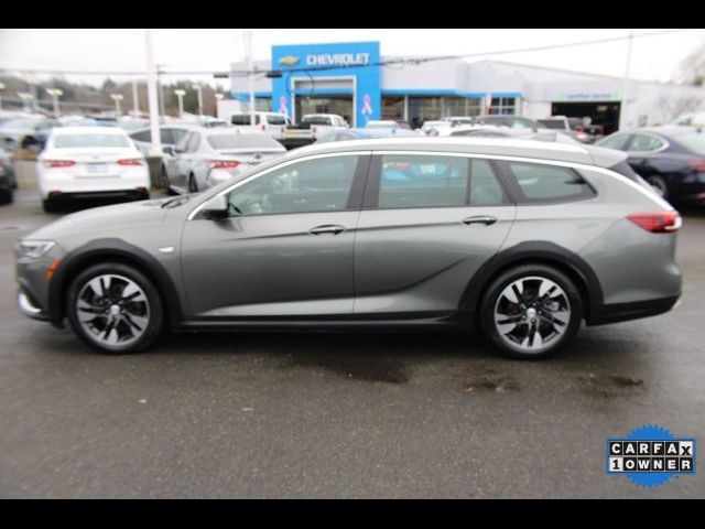 2019 Buick Regal TourX Essence