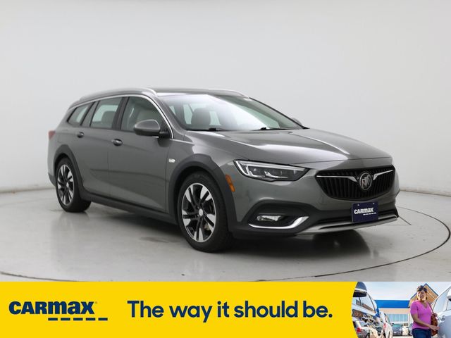 2019 Buick Regal TourX Essence