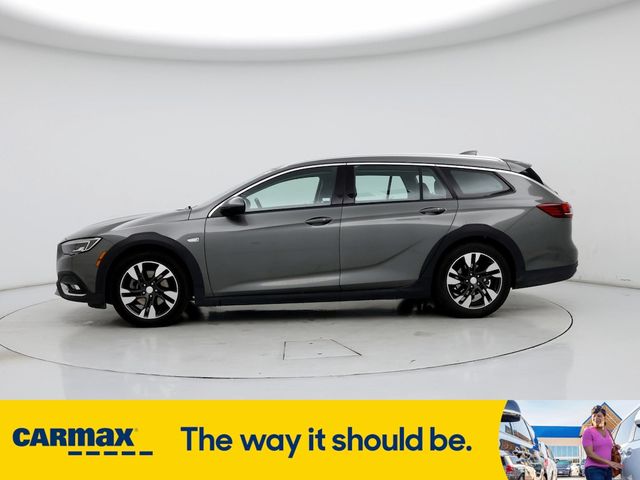 2019 Buick Regal TourX Essence