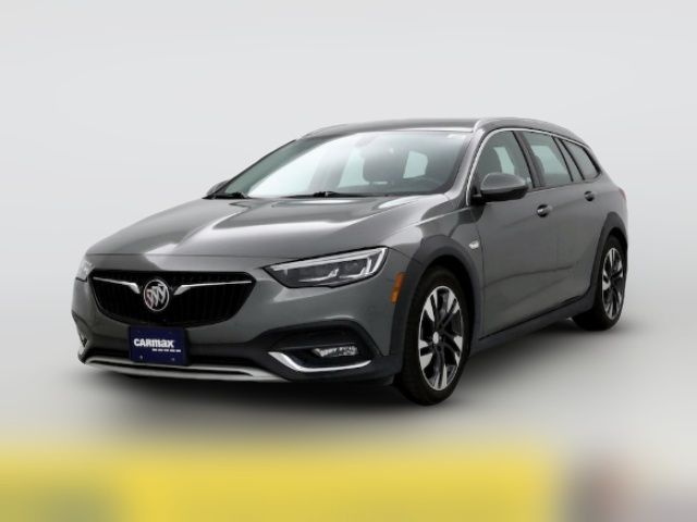 2019 Buick Regal TourX Essence