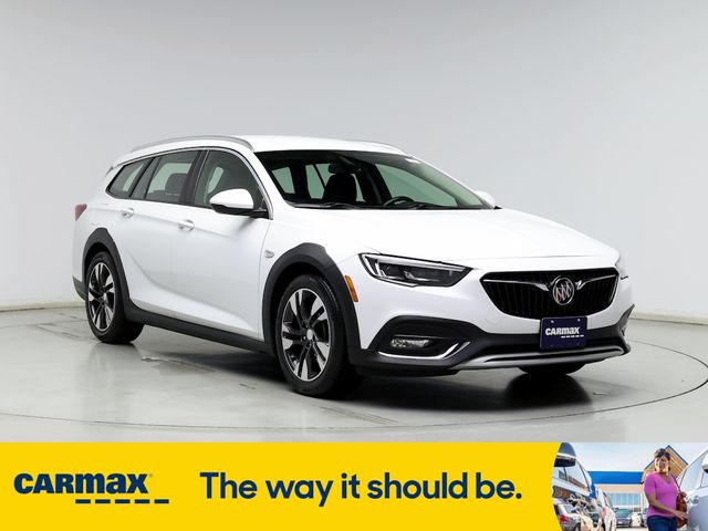 2019 Buick Regal TourX Essence