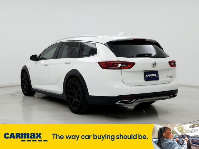 2019 Buick Regal TourX Essence