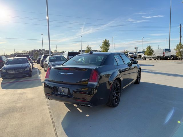 2019 Chrysler 300 Touring