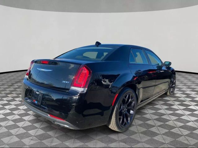 2019 Chrysler 300 Touring