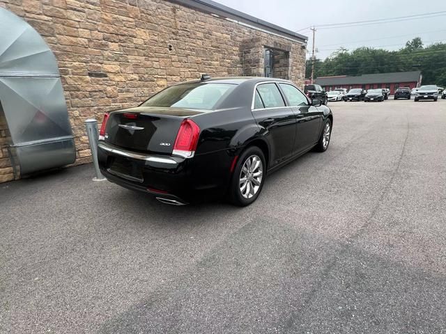 2019 Chrysler 300 Touring