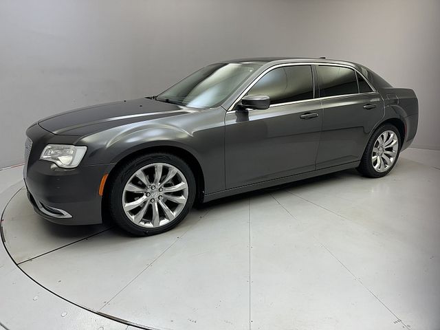 2019 Chrysler 300 Touring L