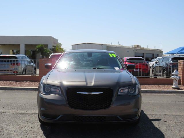 2019 Chrysler 300 Touring