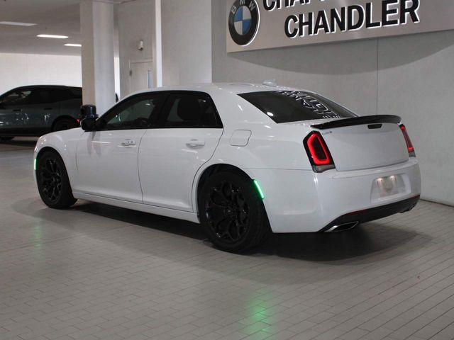 2019 Chrysler 300 Touring