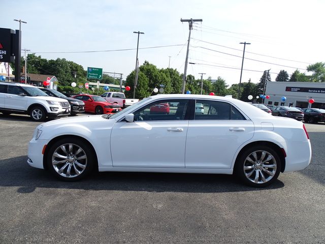 2019 Chrysler 300 Touring