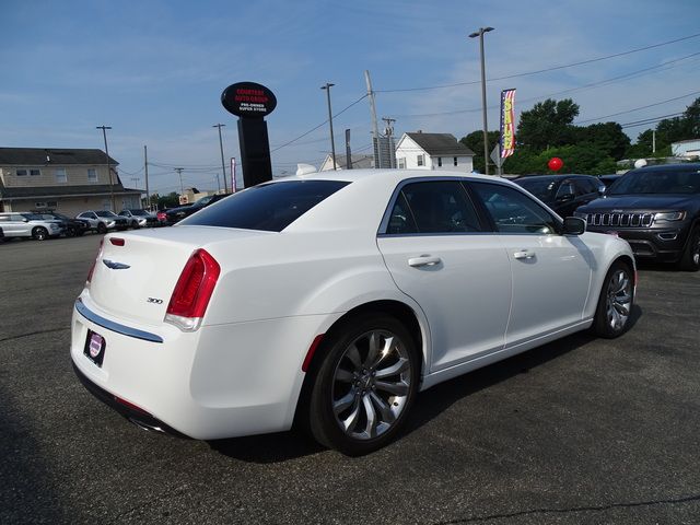 2019 Chrysler 300 Touring